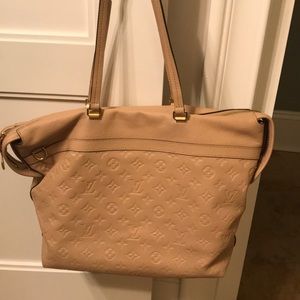 Louis Vuitton cream leather shoulder bag